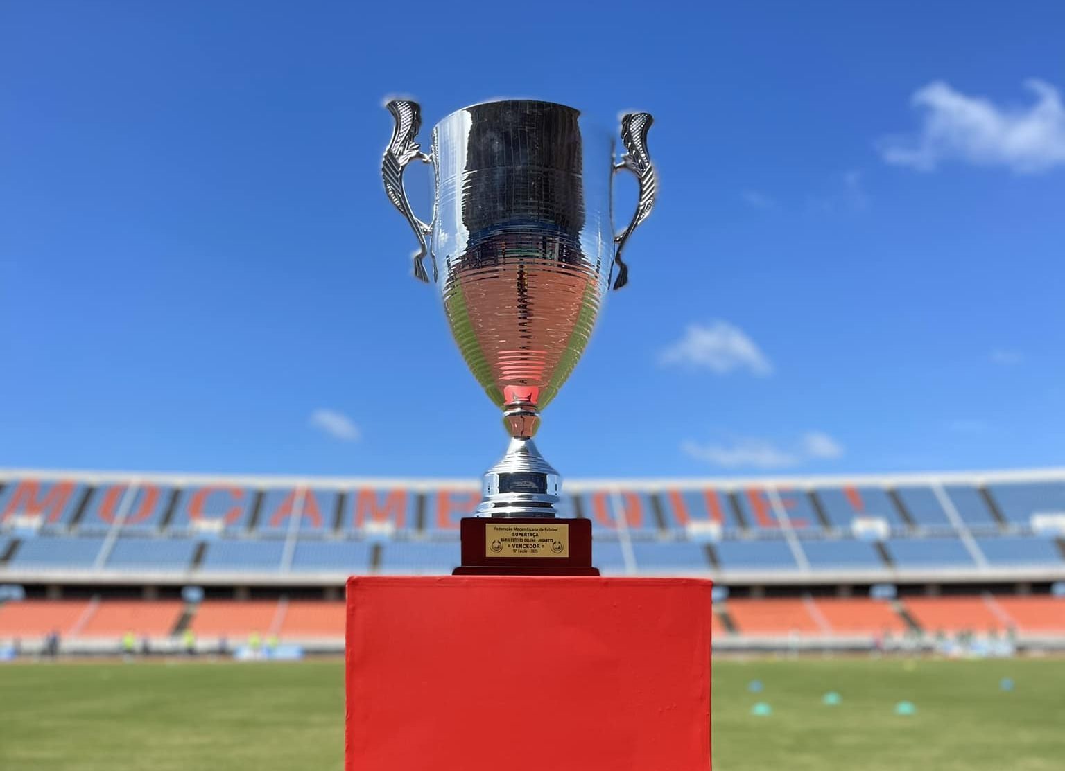 Supertaça "Mário Coluna" reagendada para o dia 22 de Março