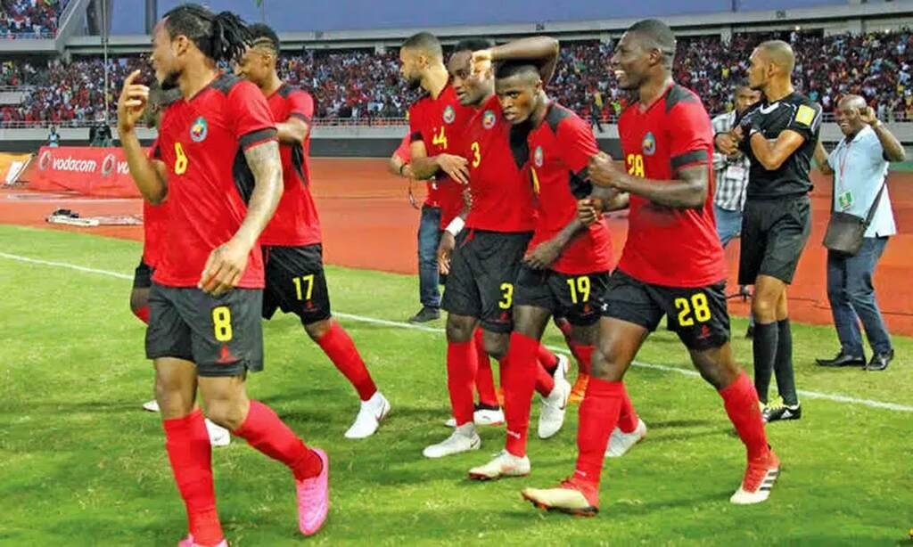 Hoje; Mambas defrontam Nigéria - Rádio Moçambique