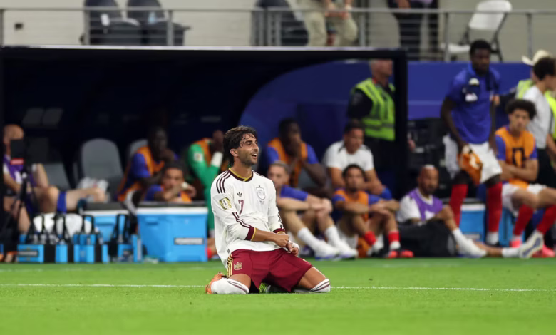 Espanha vence França por 2-0 e regressa à final do Campeonato do Mundo em busca do bicampeonato 