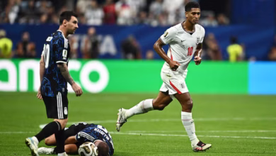Jude Bellingham agride jogador argentino após apito final do jogo com a Inglaterra 