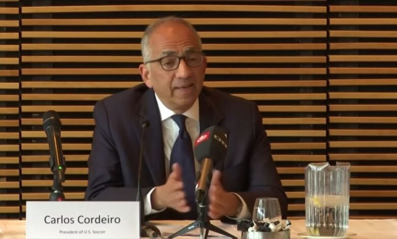 Conselheiro de Gianni Infantino demite-se em protesto contra plano de venda de participação no Mundial 